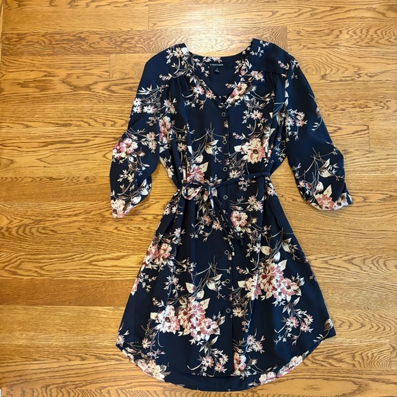 41 Hawthorn Dresses & Skirts - 41 Hawthorn Navy Floral Blouse